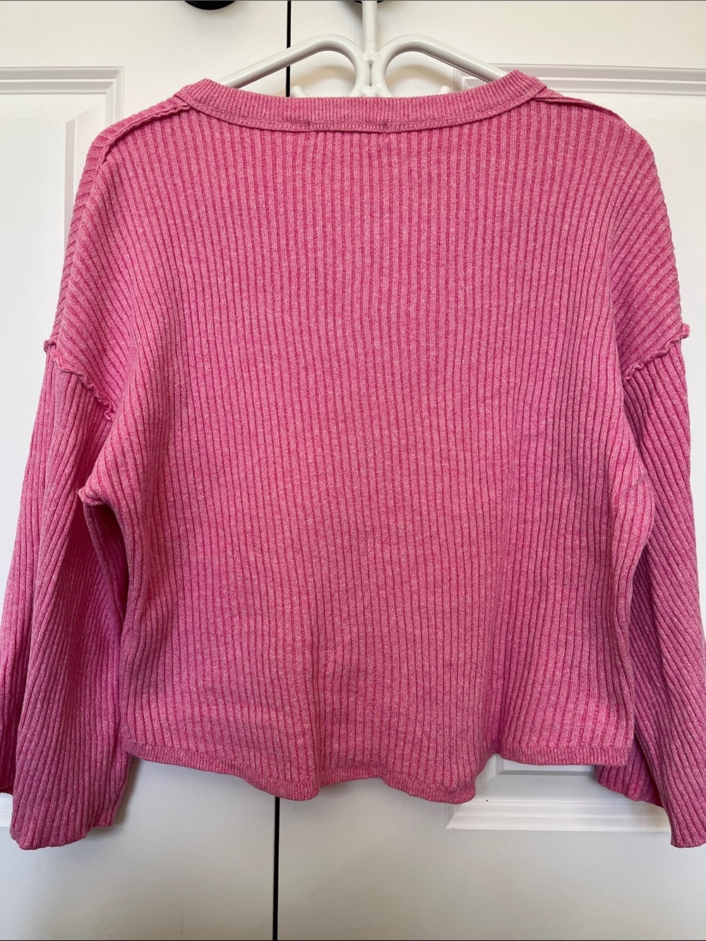 Urban Outfitters Lighweight Ribbed Henley Cropped Bell Sleeve Top - Picture 4 of 7